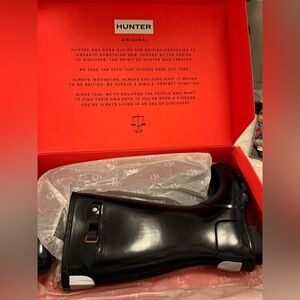 Hunter Glossy Black Boots NWT (Big kids/Womens sz5)